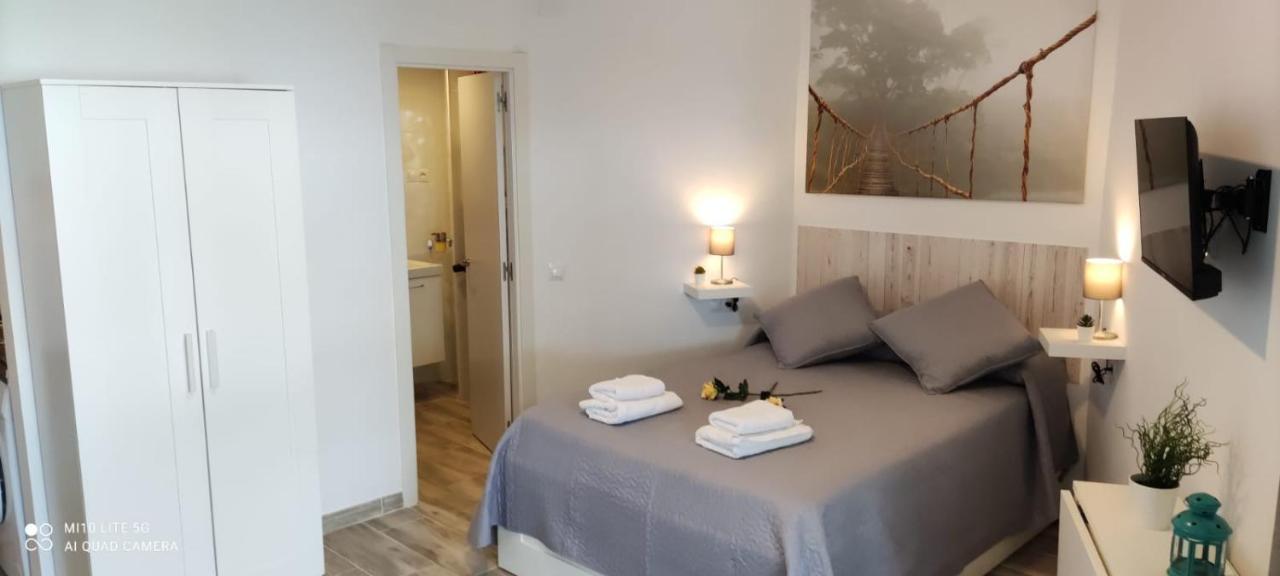 Estudio en Benalbeach, vistas mar, primera línea playa Benalmádena Exterior foto