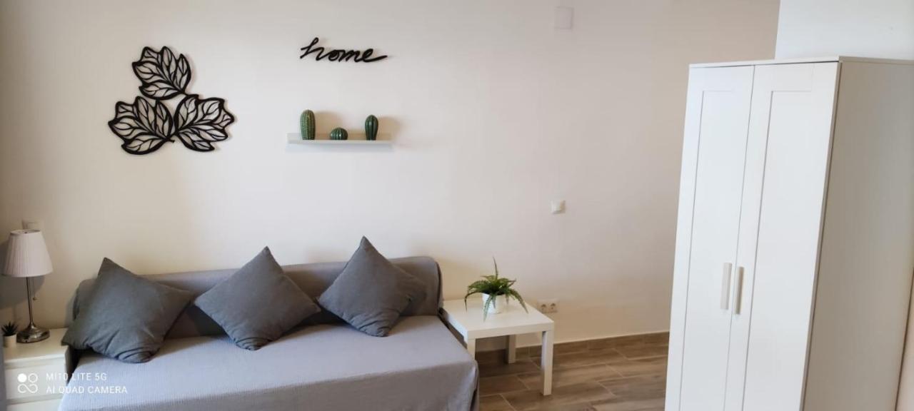 Estudio en Benalbeach, vistas mar, primera línea playa Benalmádena Exterior foto